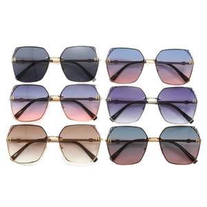 Oversized luxury square sunglasses with H logo hinge and gradient lenses for men and women