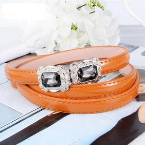 Ceinture Fine en Cuir Verni Vintage pour Femmes Avec Boucle en Alliage Sculpté Rétro et Pierre Précieuse Artificielle Mode Coréenne