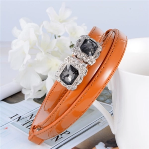Ceinture élégante en cuir verni orange pour femme avec boucles carrées en pierres précieuses