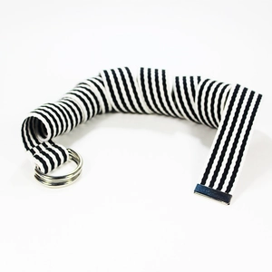 Ceinture en toile de nylon à rayures noires et blanches avec boucle double anneau en D