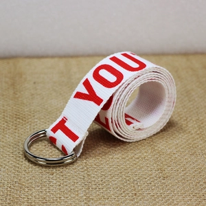 Ceinture blanche en toile avec imprimé I LOVE YOU rouge et boucle argentée double D