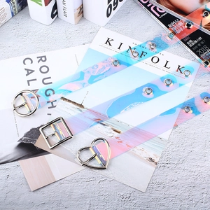Trois ceintures holographiques en PVC avec boucles carrées, rondes et en cœur