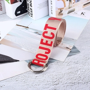 Ceinture tressée en nylon beige avec lettrage PROJECT rouge et boucle argentée à double anneau D