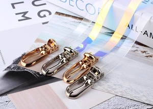 Dettagli di cinture trasparenti in PVC con fibbie classiche in metallo oro e argento