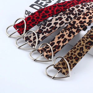 Ceintures léopard pour femmes avec boucles métalliques en cœur en plusieurs couleurs