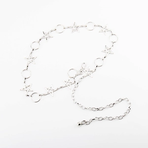 Silberne Taillenkette mit sternförmigen Gliedern und verstellbarem Karabinerverschluss