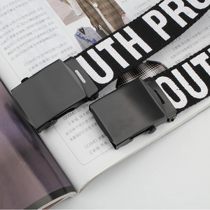 Ceinture unisexe en toile de nylon noir avec imprimé YOUTH et boucle en métal mat