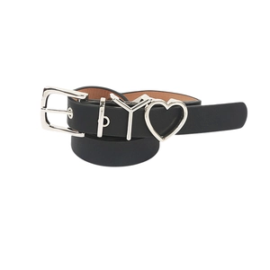 Ceinture noire pour femme avec boucle argentée et charms en forme de cœur et lettres