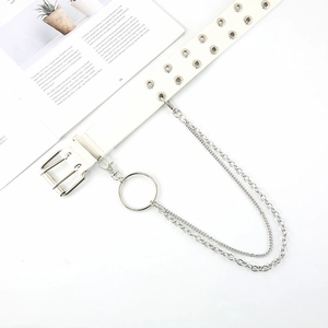 Cintura in pelle punk bianca con doppi occhielli e catene in metallo argento