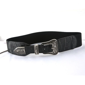 Cintura elastica nera vintage con fibbia a tre pezzi incisa in stile western argento