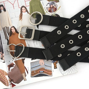 Cintura da Donna Punk in Tela con Doppia Fila di Occhielli Fibbia in Lega a Cuore Rotonda Quadrata Cintura alla Moda Regolabile per Jeans