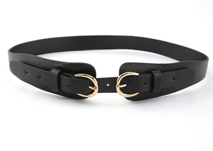 Vue détaillée de la ceinture en similicuir noir avec boucles élégantes en double D dorées