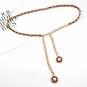 Damen Mode Kettengürtel aus Gold mit braunem Leder und Perlenblumen-Quastenanhängern