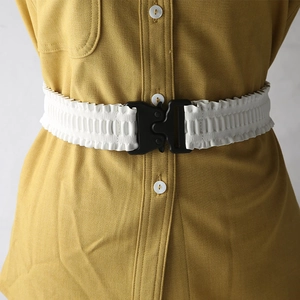 Minimalist white pleated elastic belt with black plastic buckle for women's dresses