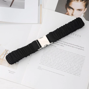 Ceinture large élastique noire pour femme avec boucle en métal argenté élégante