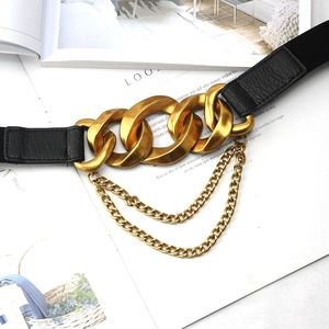 Chic elastic waist belt for women with matte gold interlocking rings and chains detail