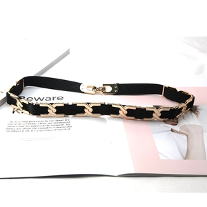 Ceinture Élastique pour Femmes avec Décoration de Chaîne en Métal Doré Ceinture Corset Extensible à la Mode pour Robes Manteaux Costumes Accessoires Femme
