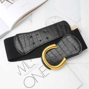 Ceinture large élastique pour femme noire à texture crocodile et boucle C dorée