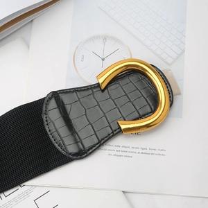 Ceinture large élastique noire pour femme avec texture crocodile et boucle en C dorée