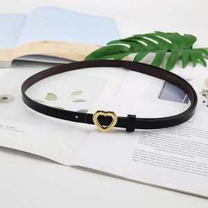 Ceinture fine en similicuir noir pour femme avec boucle métallique dorée en forme de cœur