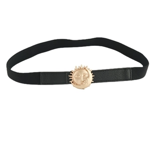 Cintura elastica nera da donna con fibbia dorata vintage a forma di sole e luna