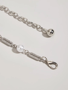 Chaîne de taille argentée avec strass et perle blanche accessoire pour les robes