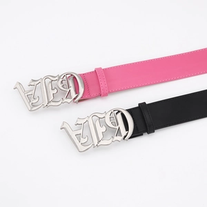 Ceintures en cuir punk avec boucles métalliques ajourées en noir et rose pour femmes