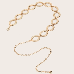 Eleganter goldener Ketten-Gürtel mit strukturierten ovalen Gliedern und Karabinerverschluss