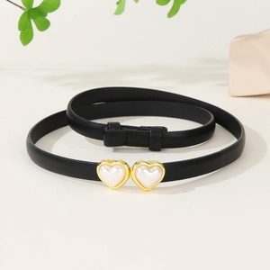 Fine ceinture en cuir verni noir pour femme avec boucle double cœur et perles