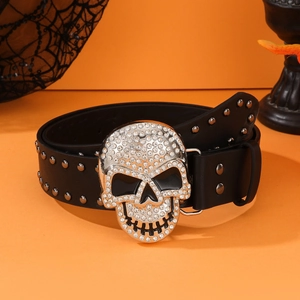 Ceinture punk noire cloutée avec boucle tête de mort en strass sur fond orange