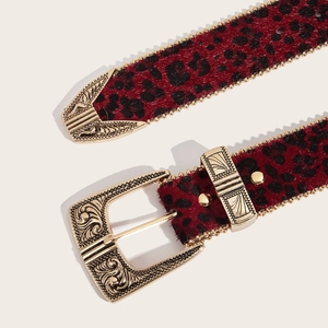 Vintage leopard print belt with red pattern and embossed gold buckle in western style