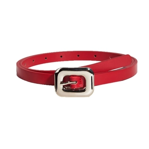 Ceinture fine en cuir rouge pour femme avec boucle carrée argentée et trous de réglage précis