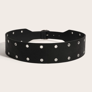 Schwarzer breiter Ledergürtel im Punk-Stil mit zweireihigen silbernen Ösen und Metallschnalle
