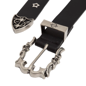 Ceinture gothique en cuir noir avec boucle argentée ciselée et détails étoilés