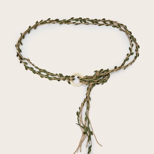 Handgefertigter Boho-Webgürtel mit Blätterquasten und weißer runder Schnalle für Damen
