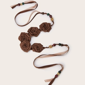 Cintura intrecciata boho con rose di stoffa marrone e perline colorate per abiti