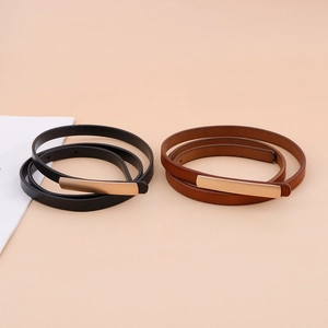 Ceintures fines en cuir pour femmes en noir et marron avec boucles rectangulaires dorées