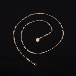 Elegante cintura a catena in metallo dorato per donna con chiusura a moschettone