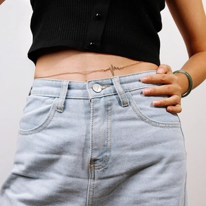 Chaîne de taille mode en métal avec pendentif battement de cœur minimaliste et lien mince