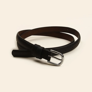 Ceinture fine en cuir noir pour femme avec boucle fer à cheval en métal argenté