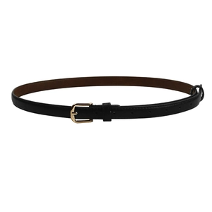 Ceinture fine classique en cuir noir pour femme avec boucle ardillon en métal doré