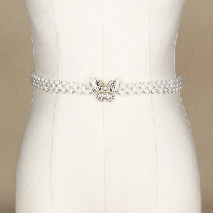 Elegante cintura di perle bianche con fibbia a farfalla in strass dorati per abiti