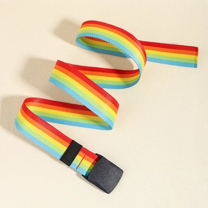 Cintura in tela arcobaleno con fibbia a doppio anello a D nera per uno stile casual quotidiano