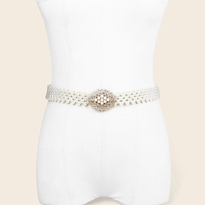 Elegante cintura di perle da donna con design intrecciato a tre file e fibbia di strass