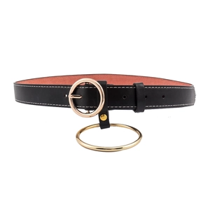 Ceinture minimaliste en cuir noir pour femme avec double boucle ronde dorée et surpiqûres blanches