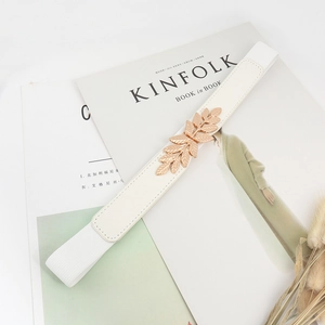Ceinture élastique blanche pour femme avec boucle en forme de feuille dorée