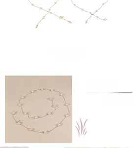 Gros plan détaillé d'une fine ceinture de taille dorée avec perles pour robe femme