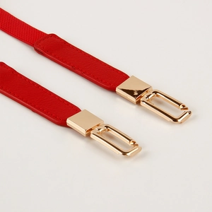 Roter elastischer Taillengürtel für Kleider mit goldener Schnalle und Lederstruktur