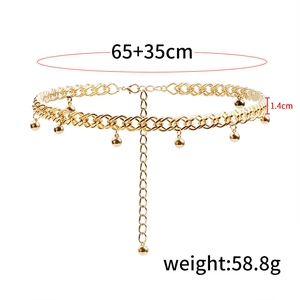 Détail de la ceinture chaîne dorée dimensions 65+35cm longueur et 1,4cm largeur avec fermoir