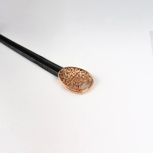 Ceinture réglable en similicuir noir avec une boucle dorée ovale évidée vintage pour femme